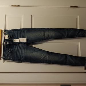 Size 4R Express stretch midrise legging NWT. NEVER WORN